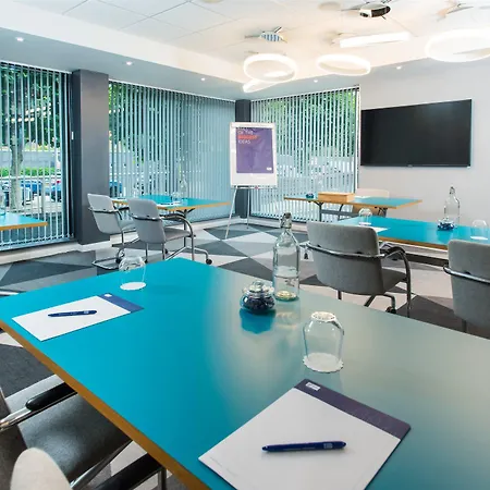 Готель Express Leeds Centre - Armouries By Ihg Лідс