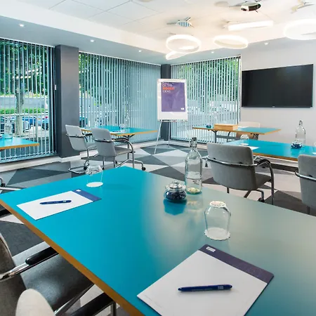 Готель Express Leeds Centre - Armouries By Ihg 3*
