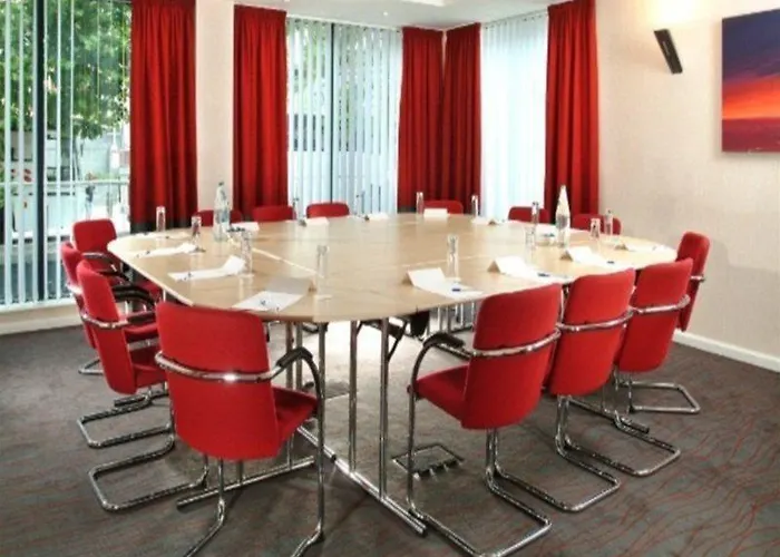 Express Centre - Armouries By Ihg Hotel