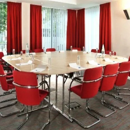 Express Centre - Armouries By Ihg Otel