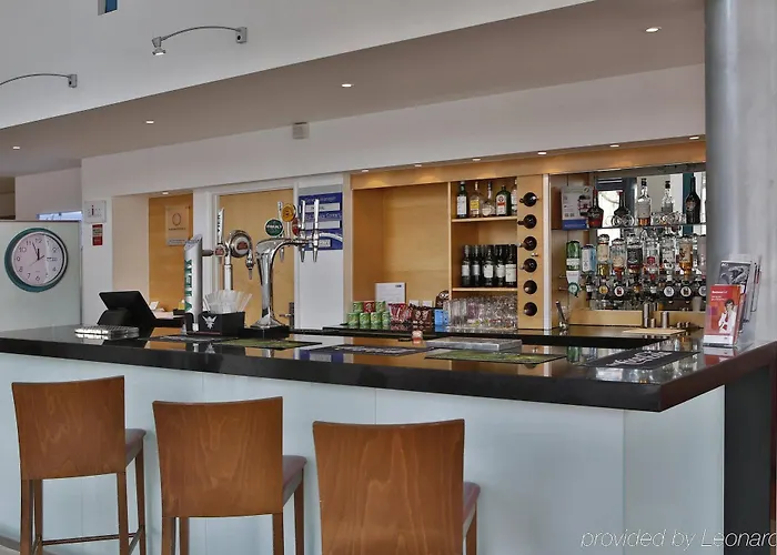 Express Centre - Armouries By Ihg